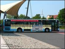 Citaro-Bus des Neuen Wittenberger Busverkehr mit Ganzwerbung: Villa am Bernsteinsee . Auf der anderen Seite trgt er eine schne Werbung fr das Ausflugsschiff Vineta. Luth-Witteberg, 22.05.07