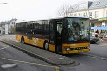 Nostalgie im Z�rcher Oberland: Heute fahren keine PostAutos mehr von Wald ZH nach Laupen, Eglingen und Goldingen - und SG 267'064, Baujahr 1997, ist ab Uznach im Fahrplaneinsatz nur noch sehr selten anzutreffen und hat den Winter 2008/09 in Einsiedeln verbracht. Aufnahme in Wald ZH am 2.12.2006. 