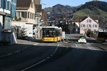 Regie Nesslau, SG 284'017 (Setra 315NF, 2005) am 29.12.2006 unterwegs in Urn�sch. Ganz rechts im Bild die Front von SG 284'018, welcher an diesem Tag als Beiwagen unterwegs war. 