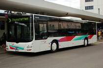 MAN-Niederflurbus der Linie 3 nach Thunstetten wartet am Perron des Bahnhofs Langenthal, 14. Juni 2009