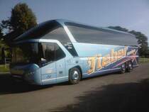 Neoplan Starliner N 5217 SHD der Firma Tieber in ****Luxus-Ausstattung. Lackierung  Blue Diamond Metallic  mit Verlauf; Sitze der Firma Kiel Modell Avance Joker in Leder, ....