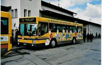 Aus dem Archiv: AAGL Liestal Nr. 57/BL 6452 MAN am 19. April 1999 Liestal, Bahnhof (mit Vollwerbung fr das  Schnthal Zentrum )