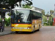 Postauto - Setra TI 13747 bei den Postautohaltestellen vor dem Bahnhof Bellinzona am 13.05.2009