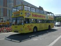 MAN-Doppeldecker Sightseeing-Bus in der Breite Stra�e in Mitte.