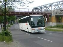Setra S 400er Serie (Comfort Class) der Firma BVB nahe vom U-Bahnhof M�ckernbr�cke.