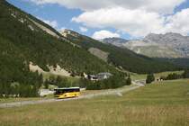 Unterhalb von Il Fuorn f�hrt der MB Integro GR 75'004 (2005) von PU Terretaz, Zernez, am 26.7.2007 talw�rts nach Zernez. 