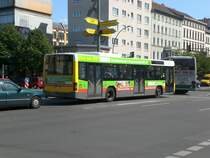 Volvo V7000 auf der Linie 248 nach U-Bahnhof Breitenbachplatz am U-Bahnhof Mehringdamm.