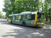 Volvo V7000 auf der Linie 110 nach S+U Bahnhof Zoologischer Garten am U-Bahnhof Oskar-Helene-Heim.