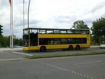 MAN Lion's City DD (Doppelstock) auf der Linie 222 nach Waidmannslust Titiseestra�e am U-Bahnhof Alt-Tegel.
