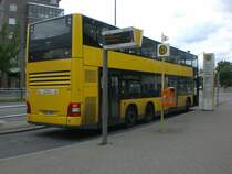 MAN Lion's City DD (Doppelstock) auf der Linie 125 nach Frohnau Invalidensiedlung am U-Bahnhof Alt-Tegel.