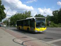 Mercedes-Benz O 530 I (Citaro) auf der Linie 170 nach S+U Bahnhof Rathaus Steglitz am U-Bahnhof Blaschkowallee.

