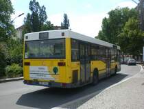 Mercedes-Benz O 405 N (Niederflur-Stadtversion) auf der Linie 248 nach S-Bahnhof S�dkreuz am U-Bahnhof Platz der Luftbr�cke.
