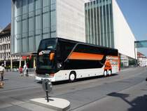 Am 25.05.2009 der neue Setra-Bus von Hartmann -Reisen nach der Abholung in Ulm