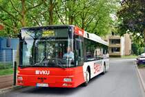 Auch KOM 02-65 verirrt sich ab und an mal in die kleine Gemeinde B�nen des Kreises Unna, hier zu sehen  and er Endstelle  Woortstra�e 