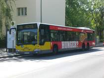 Mercedes-Benz O 530 I (Citaro) auf der Linie X33 nach M�rkisches Viertel Wilhemsruher Damm an der Haltestelle Siedlung Haselhorst.