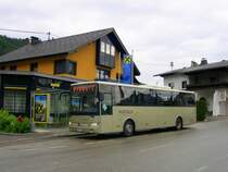 Salzkammergut 2009 - Ein Mercedes Benz Integro O 550 der �BB-Postbus AG war am 24.05.2009 auf der Linie 2560 Gmunden-Neukirchen Gro�alm eingesetzt. Hier steht das Fahrzeug an der Haltestelle Neukirchen Post.