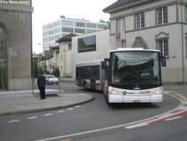 Nr. 171 beim Bahnhof Aarau am 24.6.09. In den Jahren 2008/2009 wurden bei der AAR s�mtliche Scania Gelenkbusse durch neue ersetzt. Dies als Garantieleistung, weil gewisse tragende Elemente zur Instabilit�t neigten. Deshalb hatten die Gelenkbusse eine Geschwidigkeitsbeschr�nkung von 90 km/h. Die neuen sollten nun besser sein...