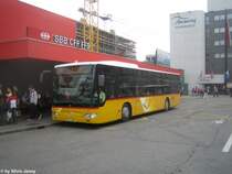 CitaroII AG 326 669 (Regie Frick) am 24.6.09 beim provisorischen Bahnhof Aarau (Neubau im Hintergrund ist im vollen Gange). Dieser CitaroII ist eines der letzten Postautos im Kanton Aargau das noch den Postauto Anstrich tragen durfte. Kurz danach f�hrte der Kanton die Klausel ein, dass jeder Bus die A-Welle tragen muss. Dieser CitaroII f�hrt auf der Linie 135 die via Staffelegg nach Frick f�hrt.