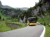 Setra-Postauto f�hrt vom Klausenpass in Richtung Urnerboden, 05. Juli 2009