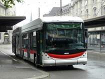 VBSG - Hess-Swisstrolleybus BGT-N2C Nr.173 abgeb�gelt bei den Haltestellen vor dem Bahnhof St.Gallen am 21.06.2009