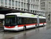 VBSG - Hess-Swisstrolleybus BGT-N2C Nr.176 unterwegs auf der Linie 4 bei den Haltestellen vor dem Bahnhof St.Gallen am 21.06.2009