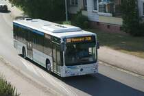 Mercedes Citarobus 700 kurz nachdem verlassen der Haltestelle Seelze Bahnhof.07.07.2009
