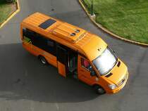 04.07.09,MB-Kleinbus von Grupo 1844 vor dem Hotel RIU Oliva Beach Resort in Corralejo auf Fuerteventura. 