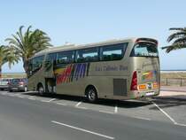 03.07.09,SCANIA Irizar von Las Palmas Bus Fuerteventura auf der Avenida del Saladar an der Playa del Matorral in Morro Jable-Jandi� auf Fuerteventura.