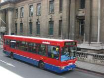 Eindeckerbus auf der Linie 274 nach Birgton in der Gloucester Street.