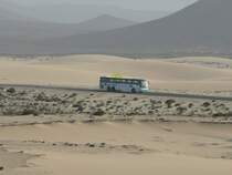 04.07.09,SCANIA-Hochburg Fuerteventura,ein Irizar von Tiadhe als Linie 6 auf der Fernstra�e FV-1 in Richtung Corralejo.