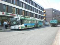 MAN Niederflurbus 1. Generation (Oberleitung) auf der Linie 862 nach Ostend an der Haltestelle Am Markt.