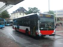 Mercedes-Benz O 530 II (Citaro Facelift) auf der Linie 250 nach Fischbeker Heideweg am Bahnhof Altona.

