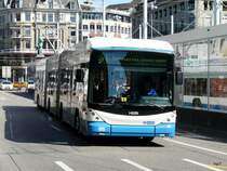 VBZ - Hess-Swisstrolleybus BGGT-N2C  Nr.66 unterwegs vor dem Bahnhof in Zrich am 26.07.2009