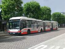 Van Hool AGG 300 auf der Linie 5 nach Hauptbahnhof/ZOB an der Haltestelle Rathausmarkt.