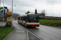 Bamert, Wollerau, SZ 79'099 (Volvo/Hess B7LA, 2002) am 22.4.2008 in Samstagern. 