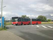 Mercedes-Benz O 405 N (Niederflur-Stadtversion) auf der Linie 334 nach S-Bahnhof Bergedorf am S-Bahnhof Allermhe.