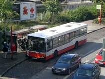 Mercedes-Benz O 405 N (Niederflur-Stadtversion) auf der Linie 160 nach U-Bahnhof Wandsbek Markt am S+U Bahnhof Berliner Tor.
