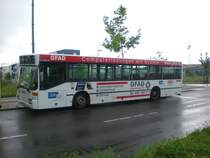 Mercedes-Benz O 405 N (Niederflur-Stadtversion) am S-Bahnhof Storkower Stra�e. 
