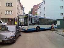 MAN-Bus 0607 auf Linie 644 nach Richard-Strauss-Allee an der Ecke Gewerbeschulstra�e - Obere Sehlhofstra�e...ja hier sieht man mal ein ungesunde Mischung aus Baustelle und Falschparker