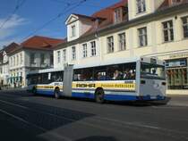 Mercedes-Benz O 405 N (Niederflur-Stadtversion) auf der Linie 638 nach S+U Bahnhof Rathaus Spandau an der Haltestelle Brandenburger Stra�e.