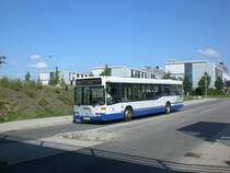 Mercedes-Benz O 405 N (Niederflur-Stadtversion) auf der Linie 605 nach Wissenschaftspark Golm am Bahnhof Golm.