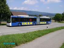 Wagen 163 mit IKEA Vollwerbung an der Haltestelle Bettlen in W�renlos.