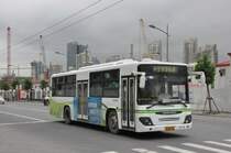 Daewoo-Bus der Linie 868 am 29. Juli 2009 in Shanghai.