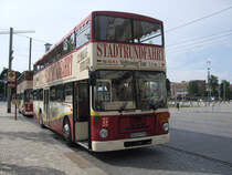 Stadtrundfahrt Dresden wartet in Hhe Postplatz,Dresden auf auf Fahrgste.(11.08.09)