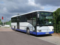 Havelbus Verkehrsgesellschaft GmbH wartet als SEV nach Rathenow auf die RB36711 von Braunschweig Hbf.vor dem Haltepunkt Growudicke.(18.08.09)  