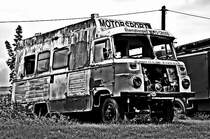 Zahn der Zeit

Lo-Bus im Vorfeld des Technik Museums in Dargen