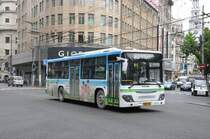 Werbebus der Linie 921 am 28. Juli 2009 in Shanghai.