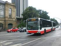 Mercedes-Benz O 530 II (Citaro Facelift) auf der Linie 4 nach Hafencity am S-Bahnhof Dammtor.