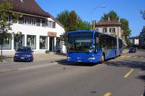 ZH 628550 hat soeben Oberwetzikon verlassen und f�hrt weiter in Richtung Wetzikon, Bahnhof als Linie 851. 06.09.09.