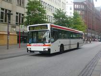 Mercedes-Benz O 405 N� auf der Linie 35 nach Hamburg Messe an der Haltestelle Rathausmarkt.